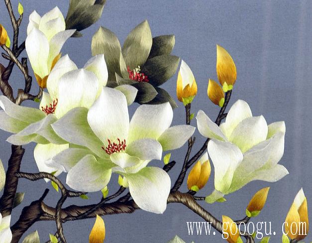 翠條多力引風(fēng)長,點(diǎn)破銀花玉雪香。韻友自知人意好,隔簾輕解白霓裳。